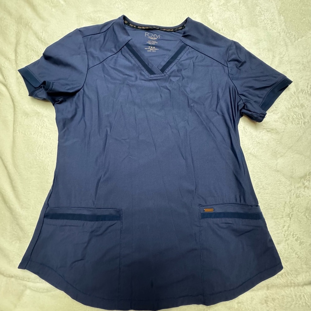 Cherokee Form Scrub Top Medium